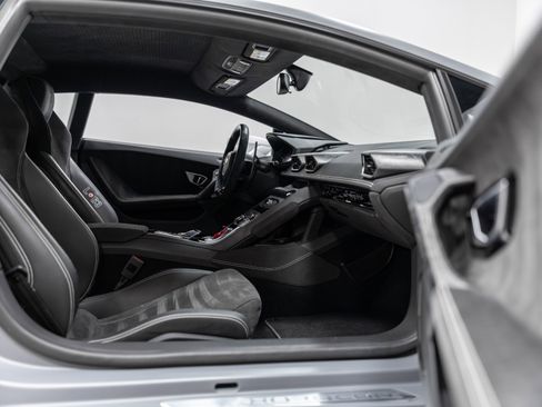 Used 2017 Lamborghini Huracan LP 610-4 Avio image 32