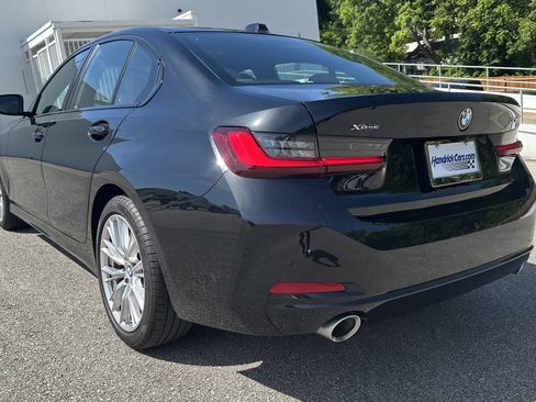 Used 2023 BMW 330i xDrive Sedan w/ Premium Package AWD/4WD image 8