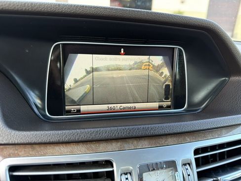 Used 2014 Mercedes-Benz E 250 BlueTEC Sedan image 20