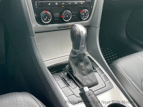 Used 2014 Volkswagen Passat 1.8T SE image 19