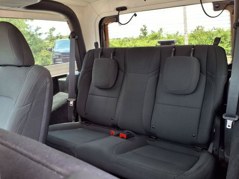 Used 2021 Jeep Wrangler Sport AWD/4WD image 23