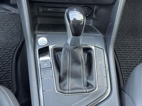 Used 2023 Volkswagen Tiguan SE image 22