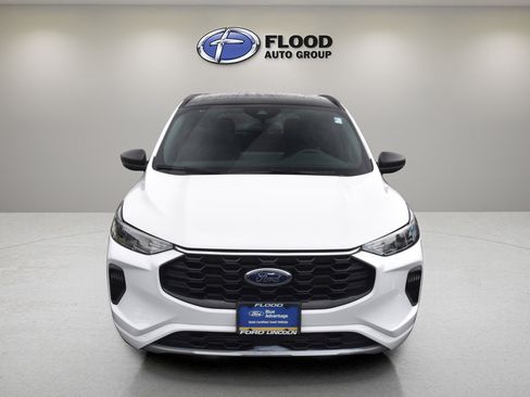 Used 2023 Ford Escape ST-Line w/ Tech Pack #1 AWD/4WD image 2