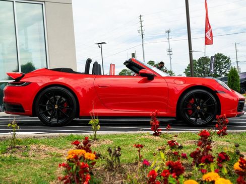 Used 2020 Porsche 911 Carrera RWD image 11