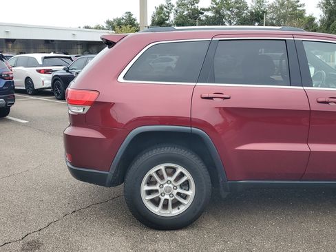 Used 2018 Jeep Grand Cherokee Laredo image 15