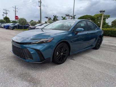 Used 2025 Toyota Camry SE w/ Multimedia Upgrade Package