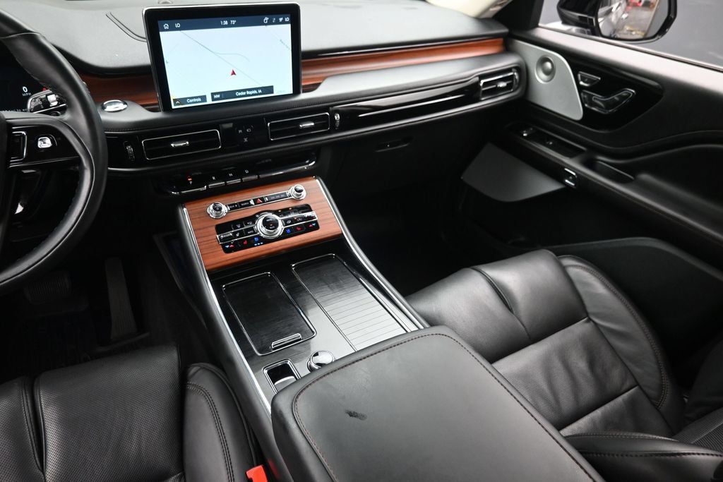 Used 2023 Lincoln Aviator Reserve w/ Equipment Group 201A AWD/4WD image 19