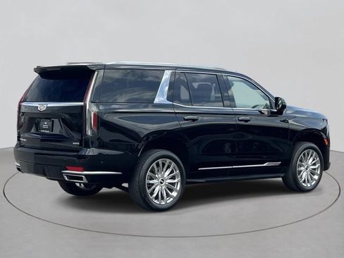 Used 2022 Cadillac Escalade Premium Luxury AWD/4WD image 4