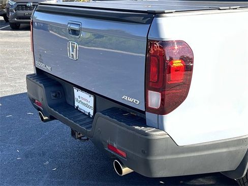 Used 2023 Honda Ridgeline RTL-E image 11