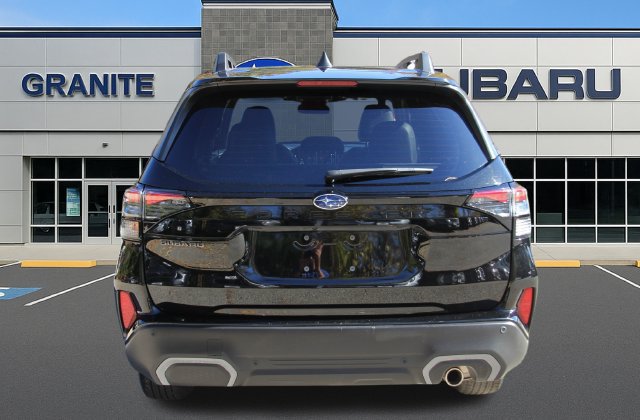Used 2025 Subaru Forester Limited AWD/4WD image 9