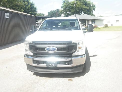 Used 2022 Ford F250 XL w/ Power Equipment Group AWD/4WD image 3
