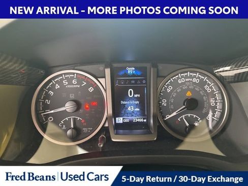 Certified 2022 Toyota Tacoma Limited AWD/4WD image 12