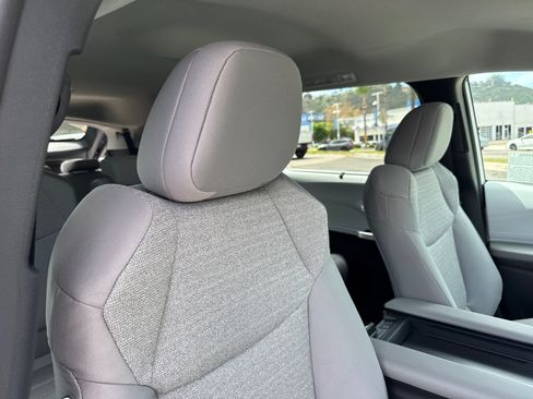 New 2026 Toyota Sienna LE FWD image 15