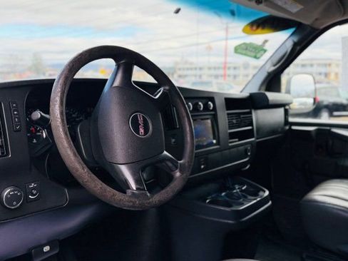 Used 2010 GMC Savana 3500 Extended image 13