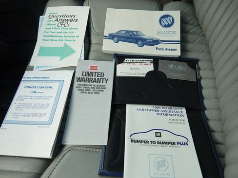 Used 1993 Buick Park Avenue Ultra FWD image 5