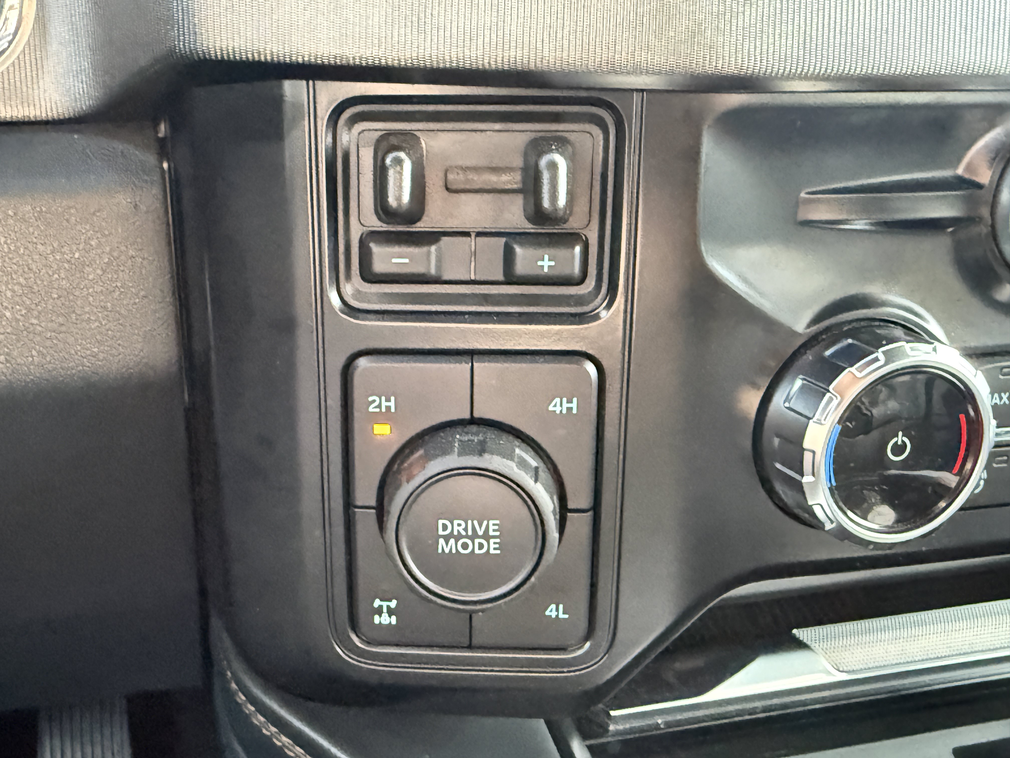Used 2024 Ford F250 Platinum AWD/4WD image 28