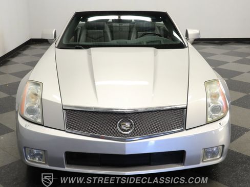 Used 2006 Cadillac XLR V image 15