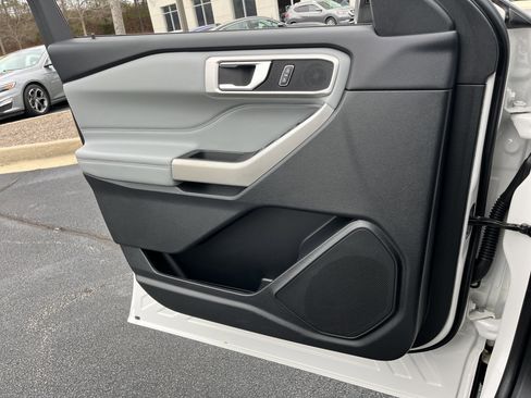 Used 2022 Ford Explorer XLT w/ Equipment Group 202A image 15