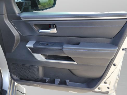 Used 2024 Toyota Tundra Platinum AWD/4WD image 29