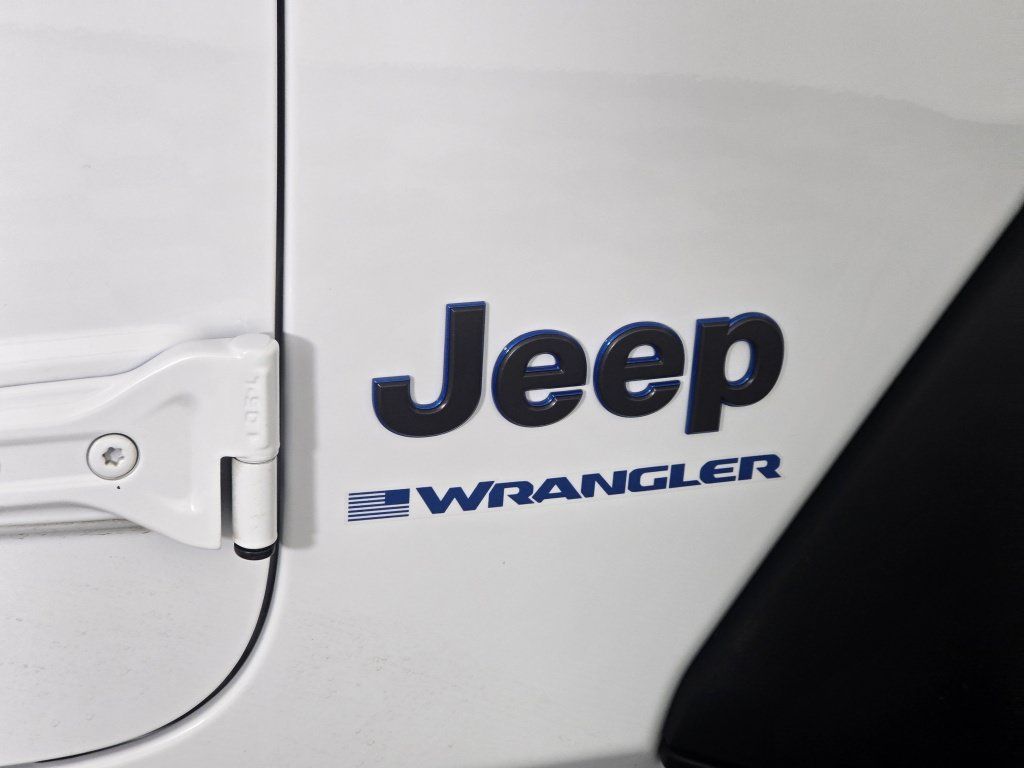Used 2023 Jeep Wrangler Unlimited w/ Cold Weather Group AWD/4WD image 29
