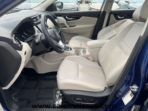 Used 2022 Nissan Rogue Sport SL AWD/4WD image 9