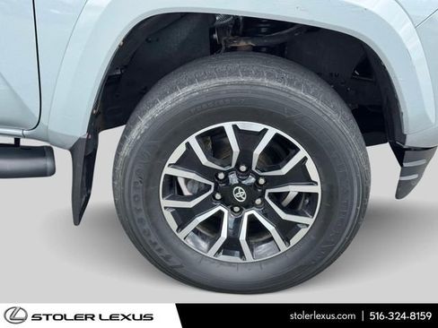Used 2021 Toyota Tacoma TRD Sport w/ Technology Package AWD/4WD image 6