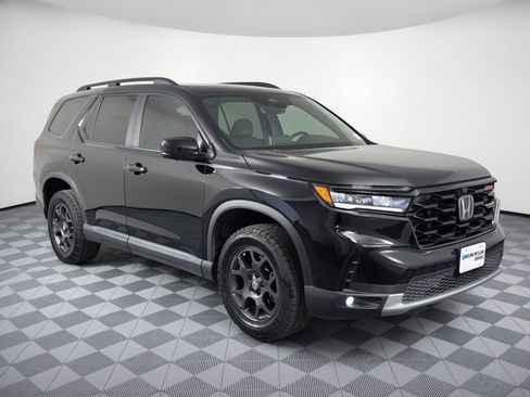 Used 2024 Honda Pilot TrailSport image 7