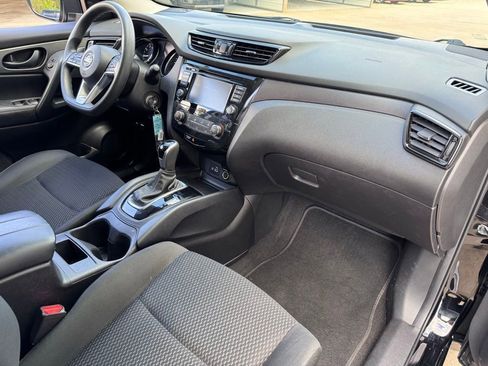 Used 2021 Nissan Rogue Sport S image 15