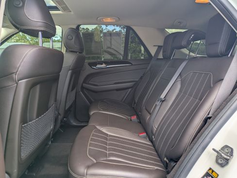 Used 2019 Mercedes-Benz GLE 400 4MATIC image 13