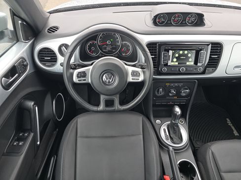 Used 2014 Volkswagen Beetle TDI image 15