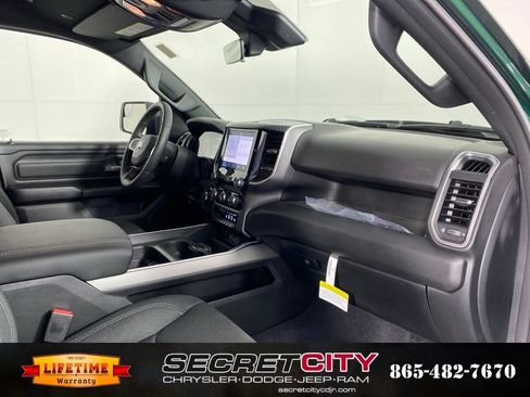New 2026 RAM 1500 Express AWD/4WD image 33