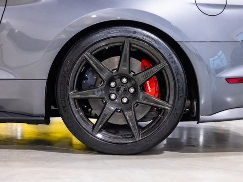 Used 2022 Ford Mustang Shelby GT500 w/ Carbon Fiber Track Pack image 18