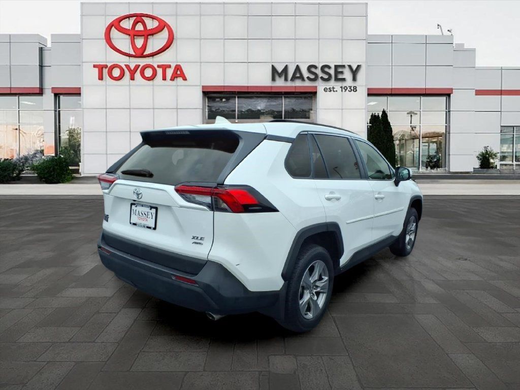 Used 2024 Toyota RAV4 XLE w/ Convenience Package AWD/4WD image 4