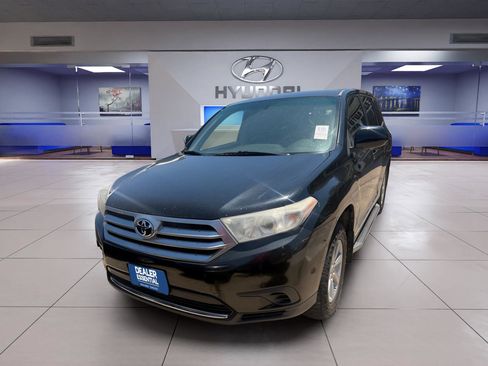 Used 2013 Toyota Highlander FWD image 1