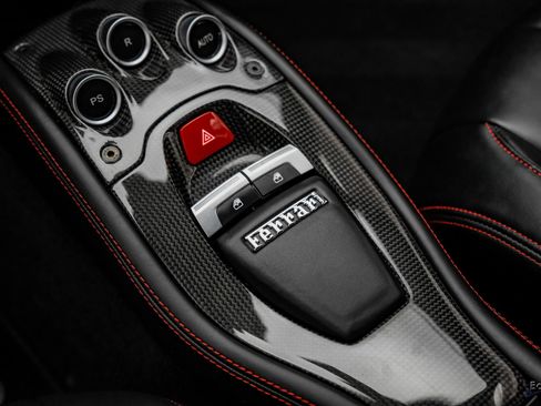 Used 2015 Ferrari 458 Italia Coupe RWD image 67