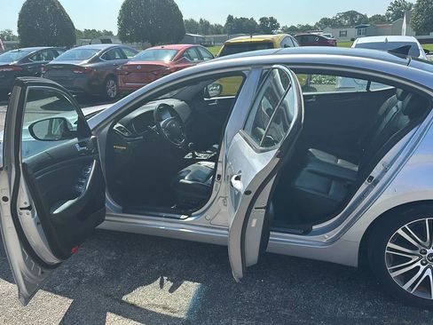 Used 2016 Kia Cadenza Premium image 17