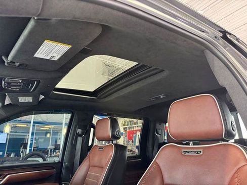 Used 2024 GMC Sierra 2500 Denali Ultimate AWD/4WD image 8