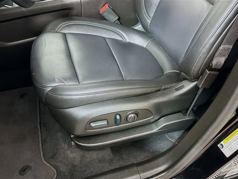Used 2023 Chevrolet Traverse LT AWD/4WD image 21