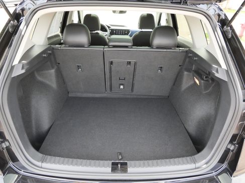 Certified 2023 Volkswagen Taos SE w/ Panoramic Sunroof Package AWD/4WD image 18