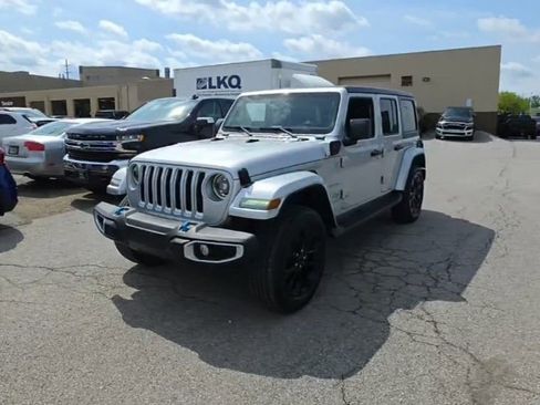 Used 2023 Jeep Wrangler Unlimited Sahara w/ Cold Weather Group AWD/4WD image 1