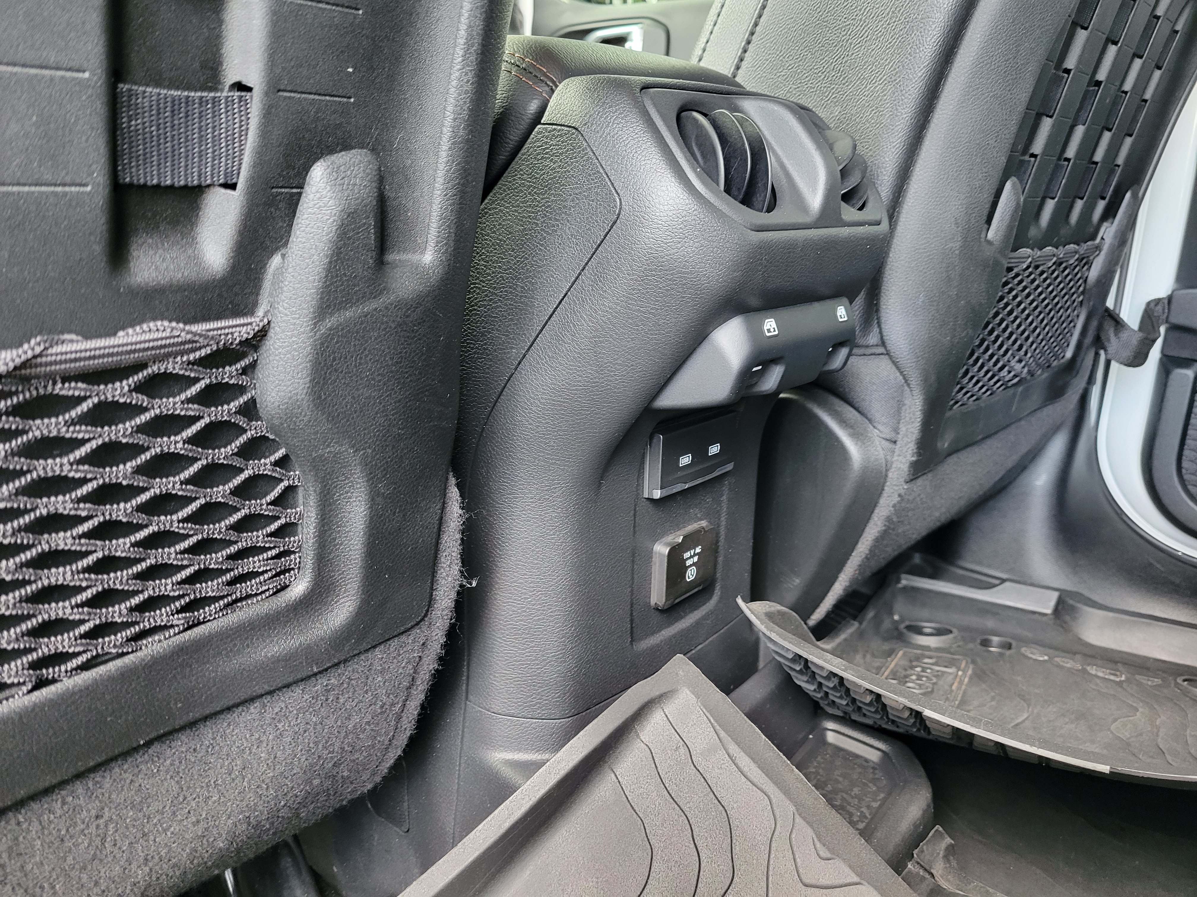 Used 2021 Jeep Wrangler Unlimited Rubicon AWD/4WD image 32