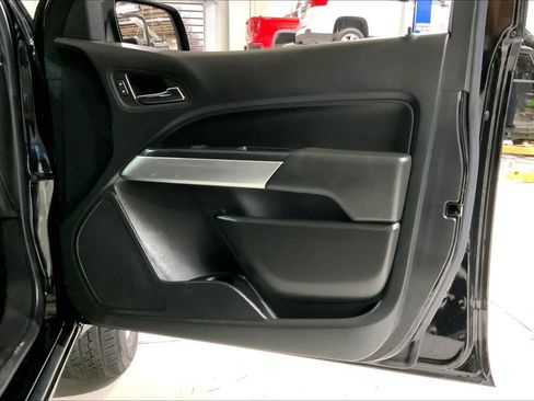 Used 2022 Chevrolet Colorado LT w/ Fleet Safety Package image 22