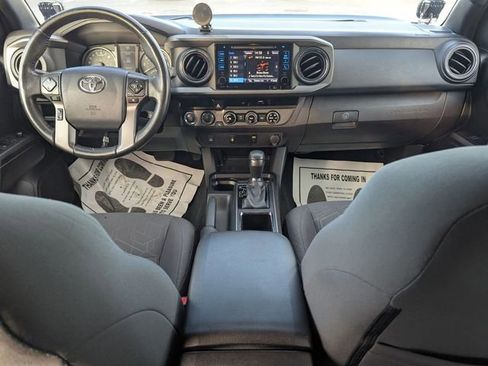 Used 2017 Toyota Tacoma TRD Off-Road image 22