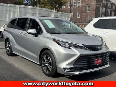 Used 2021 Toyota Sienna XLE