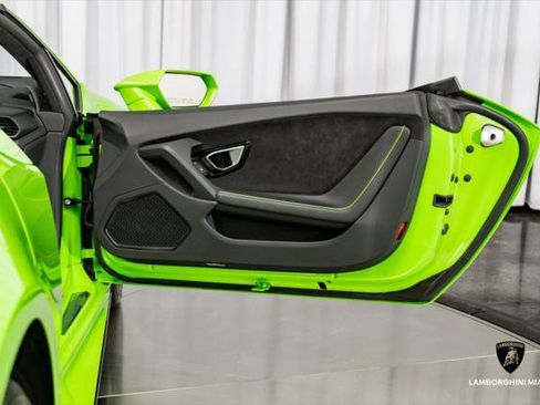Used 2021 Lamborghini Huracan EVO RWD image 42