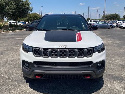 Used 2025 Jeep Compass Trailhawk AWD/4WD image 2
