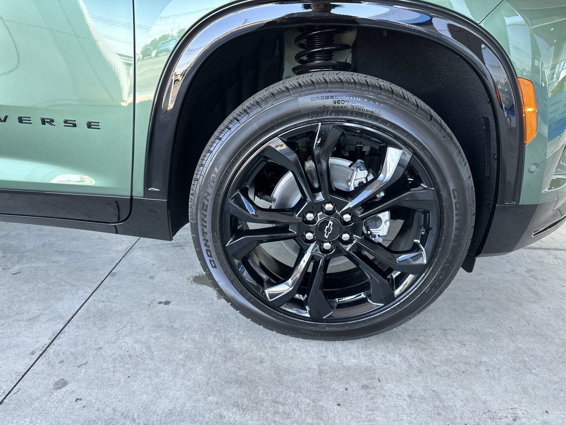 New 2027 Chevrolet Traverse RS w/ LPO, Floor Liner Package AWD/4WD image 32