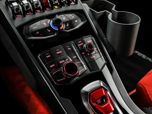 Used 2015 Lamborghini Huracan LP 610-4 AWD/4WD image 89