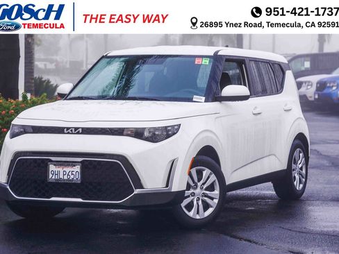 Used 2023 Kia Soul LX image 1
