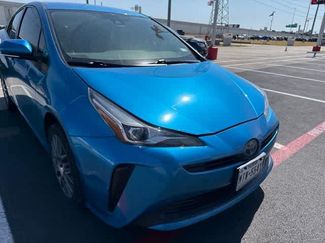 Used 2019 Toyota Prius L Eco FWD video 2